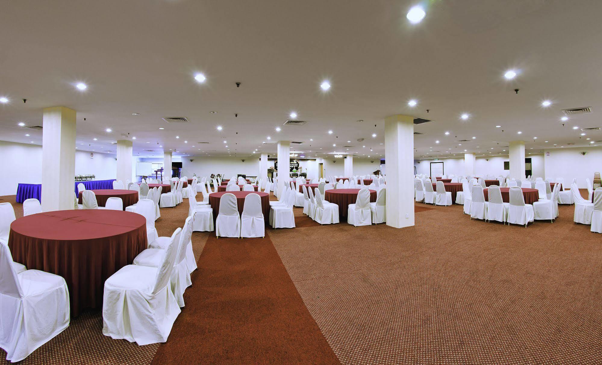 The Emperor Hotel Malacca Exterior photo